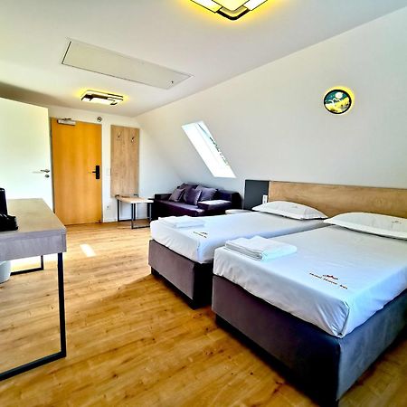 Home Inn Hotel Dormagen Exteriér fotografie