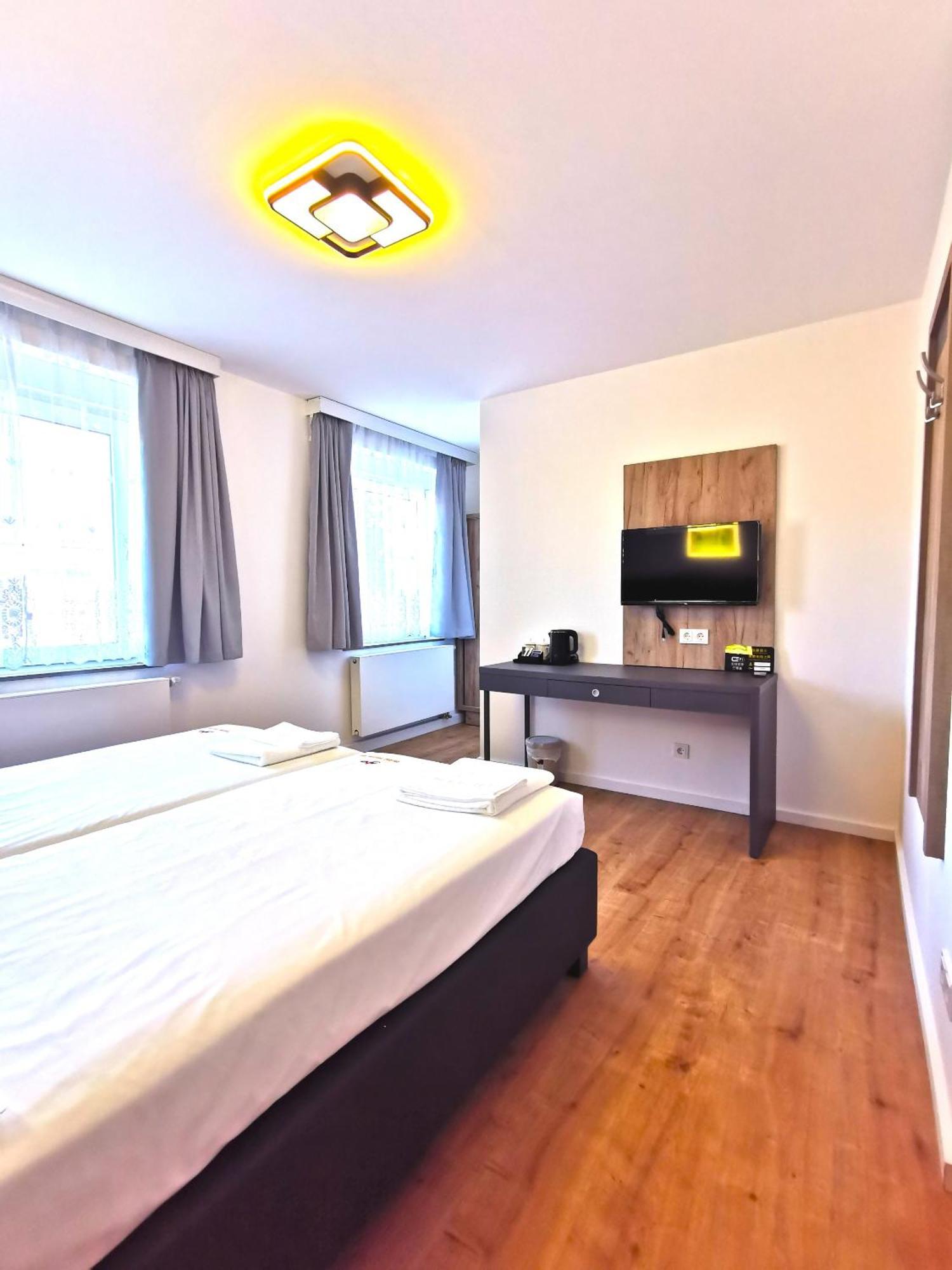 Home Inn Hotel Dormagen Exteriér fotografie