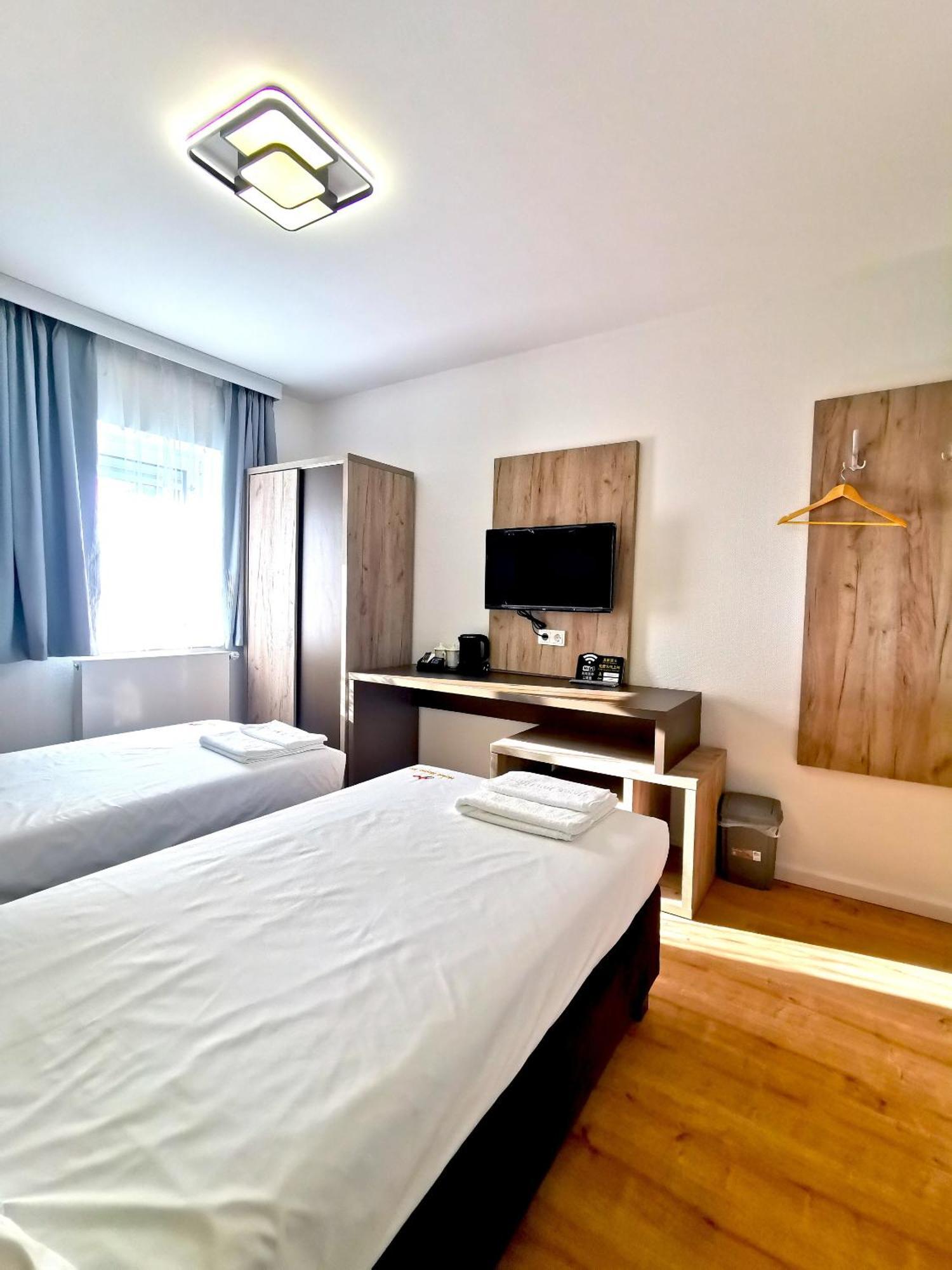 Home Inn Hotel Dormagen Exteriér fotografie